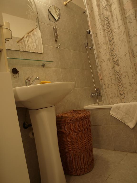 Attic Apartment City Center Praha Bagian luar foto