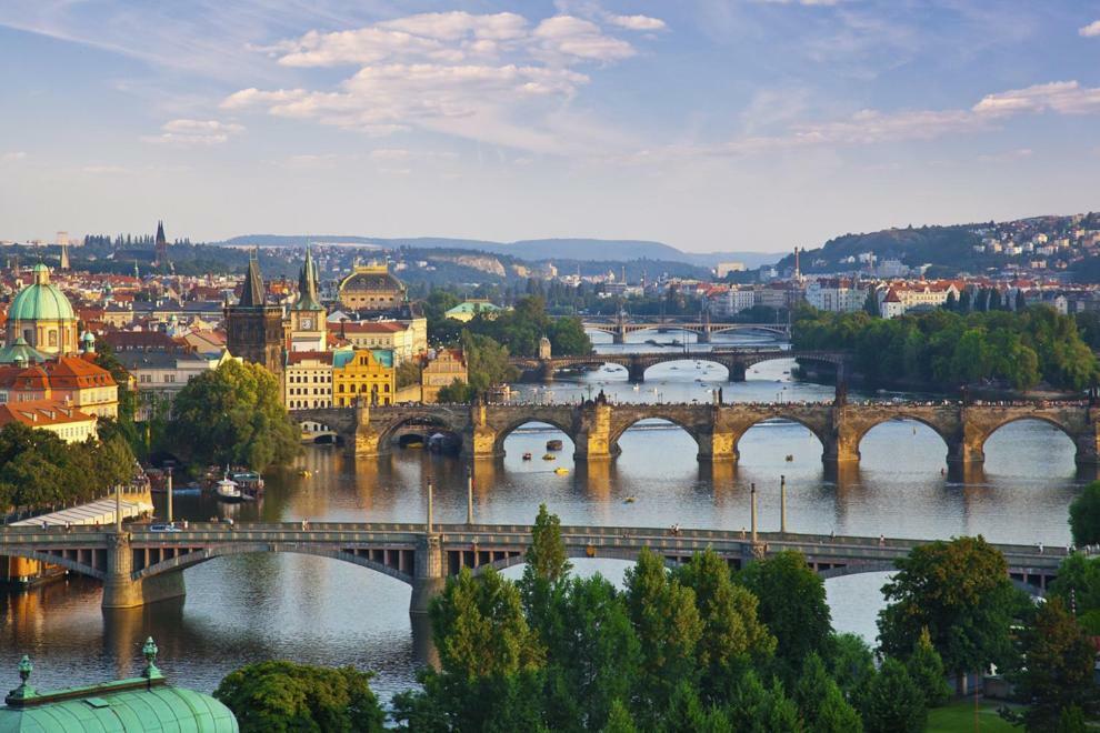 Attic Apartment City Center Praha Bagian luar foto